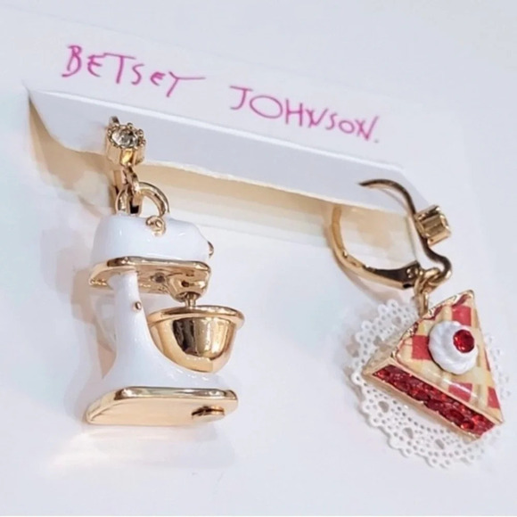 BETSEY JOHNSON SET Baby Cakes Baker’s Delight Charm Necklace & Earrings NEW NWT - Picture 13 of 14